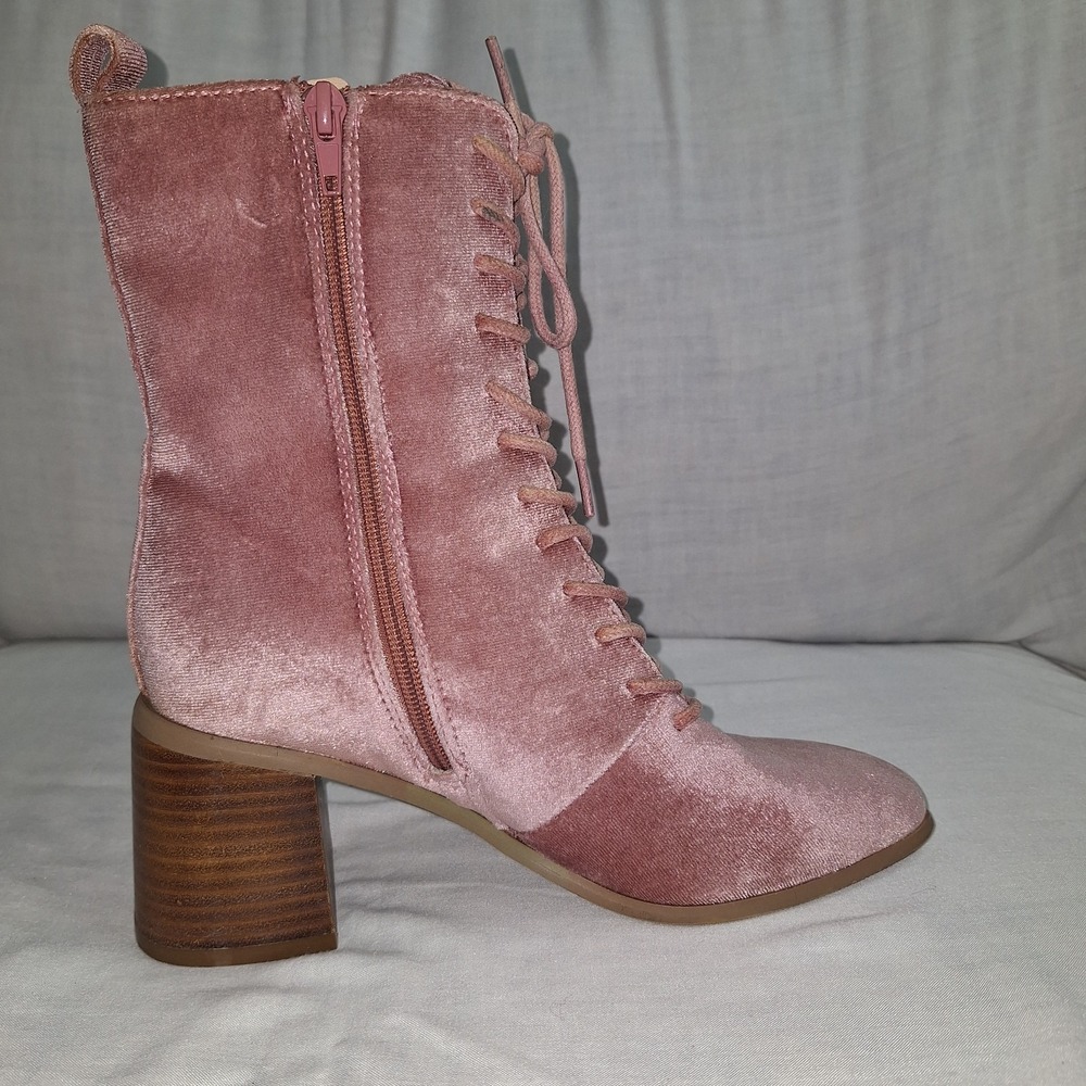 Crown & Ivy Sanna BLUSH PINK Velvet Lace Up Grandmacore Boots 6.5M Victorian - Picture 7 of 12